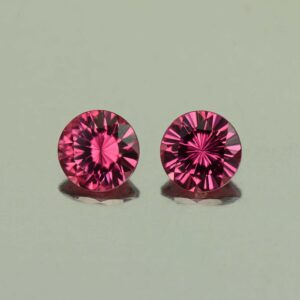 UmbaliteGarnet round pair 4.5mm 0.87cts N ug1109