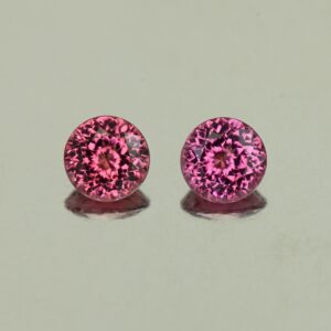 UmbaliteGarnet round pair 4.5mm 0.88cts N ug796