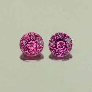UmbaliteGarnet round pair 4.5mm 0.90cts N ug799