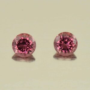 UmbaliteGarnet round pair 4.5mm 0.91cts N ug684