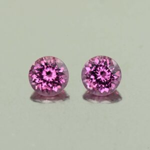 UmbaliteGarnet round pair 4.5mm 0.93cts N ug768