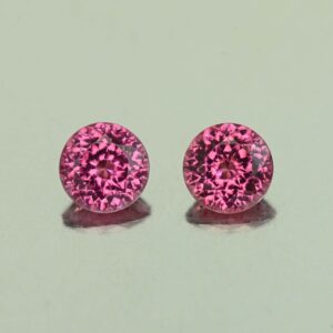 UmbaliteGarnet round pair 4.5mm 0.94cts N ug808