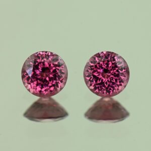 UmbaliteGarnet round pair 5.0mm 1.12cts N ug1247