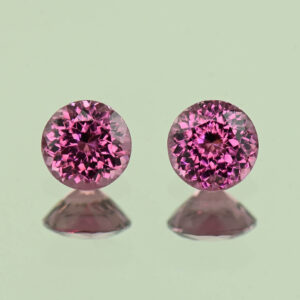 UmbaliteGarnet round pair 5.0mm 1.15cts N ug1249