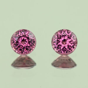 UmbaliteGarnet round pair 5.0mm 1.16cts N ug1250