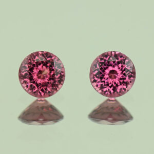 UmbaliteGarnet round pair 5.0mm 1.17cts N ug1253