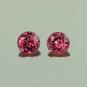 UmbaliteGarnet round pair 5.0mm 1.18cts N ug1114 scaled 1