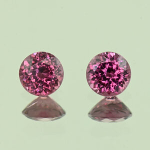 UmbaliteGarnet round pair 5.0mm 1.19cts N ug1259