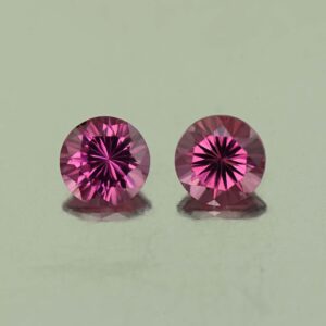 UmbaliteGarnet round pair 5.0mm 1.19cts N ug696