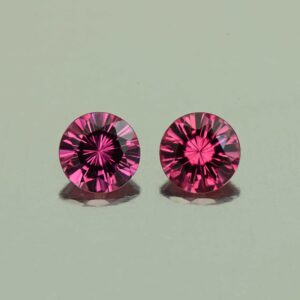 UmbaliteGarnet round pair 5.0mm 1.20cts N ug1115