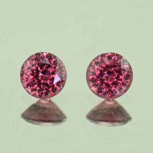 UmbaliteGarnet round pair 5.0mm 1.20cts N ug1260