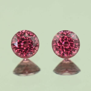 UmbaliteGarnet round pair 5.0mm 1.21cts N ug1263