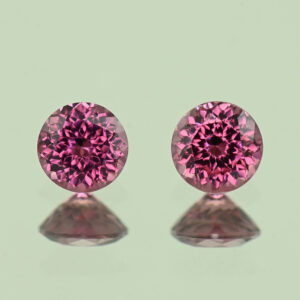 UmbaliteGarnet round pair 5.0mm 1.21cts N ug1264