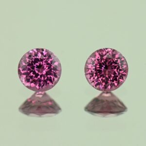 UmbaliteGarnet round pair 5.0mm 1.21cts N ug1265