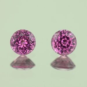 UmbaliteGarnet round pair 5.0mm 1.22cts N ug1267