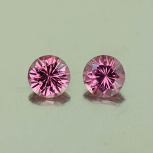 UmbaliteGarnet round pair 5.0mm 1.22cts N ug685