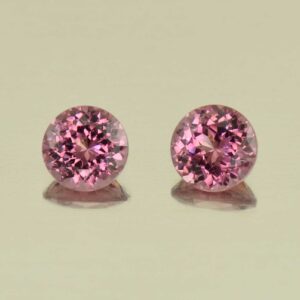 UmbaliteGarnet round pair 5.0mm 1.22cts N ug687