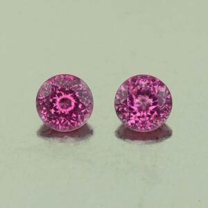 UmbaliteGarnet round pair 5.0mm 1.22cts N ug833