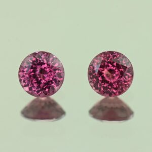 UmbaliteGarnet round pair 5.0mm 1.23cts N ug1268