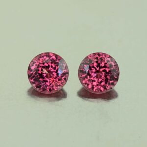 UmbaliteGarnet round pair 5.0mm 1.23cts N ug834