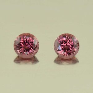 UmbaliteGarnet round pair 5.0mm 1.24cts N ug695