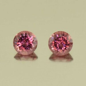 UmbaliteGarnet round pair 5.0mm 1.26cts N ug838