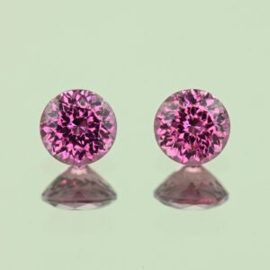 UmbaliteGarnet round pair 5.0mm 1.27cts N ug1273