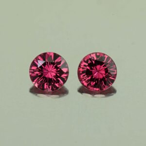 UmbaliteGarnet round pair 5.1mm 1.22cts N ug1118