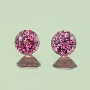 UmbaliteGarnet round pair 5.5mm 1.55cts N ug1280