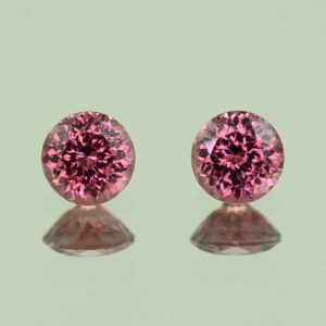 UmbaliteGarnet round pair 5.5mm 1.59cts N ug1286