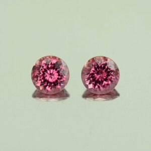 UmbaliteGarnet round pair 5.5mm 1.61cts N ug1120 scaled 1