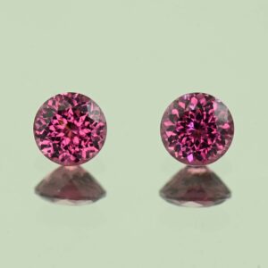 UmbaliteGarnet round pair 5.5mm 1.62cts N ug1287