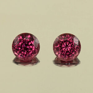 UmbaliteGarnet round pair 6.0mm 2.19cts N ug1484