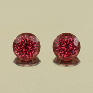 UmbaliteGarnet round pair 6.0mm 2.22cts N ug1485