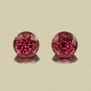 UmbaliteGarnet round pair 6.0mm 2.25cts N ug1486