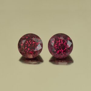 UmbaliteGarnet round pair 8.6mm 6.63ts N ug354