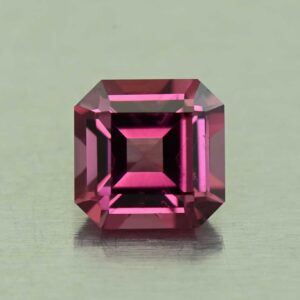 UmbaliteGarnet sq eme cut 6.5mm 1.65cts N ug1235