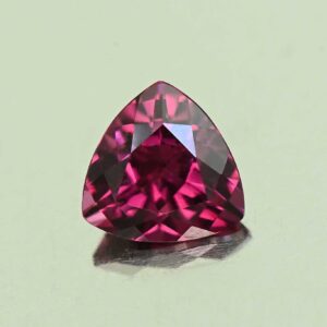 UmbaliteGarnet trill 5.6mm 0.77cts N ug1137