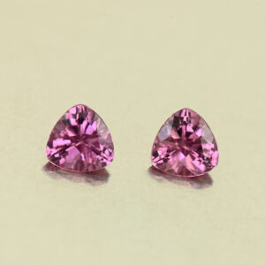 UmbaliteGarnet trill pair 4.5mm 0.75cts N ug1369
