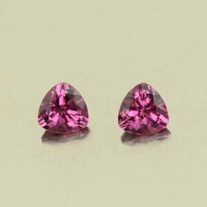 UmbaliteGarnet trill pair 5.0mm 1.13cts N ug1433