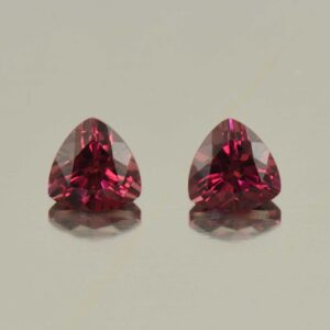 UmbaliteGarnet trill pair 5.5mm 1.61cts N ug635