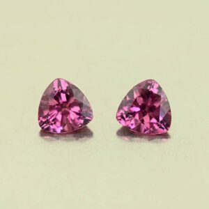 UmbaliteGarnet trill pair 5.6mm 1.42cts N ug1444 scaled 1