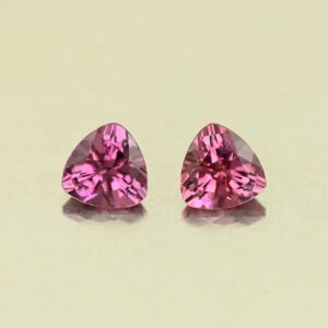 UmbaliteGarnet trill pair 5.6mm 1.52cts N ug1446