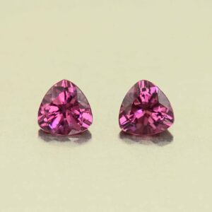 UmbaliteGarnet trill pair 5.6mm 1.53cts N ug1447