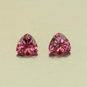 UmbaliteGarnet trill pair 6.1mm 1.77cts N ug1453