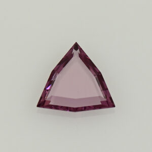 UmbaliteGarnet trill portrait cut 7.7mm 0.82cts N ug1365