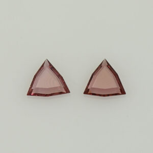 UmbaliteGarnet trill portrait cut pair 5.8mm 0.80cts N ug1361