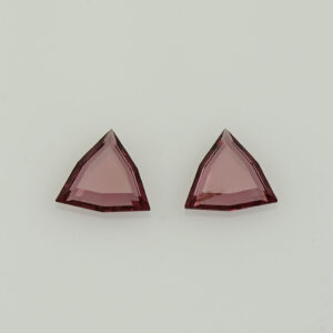 UmbaliteGarnet trill portrait cut pair 6.8mm 1.27cts N ug1363