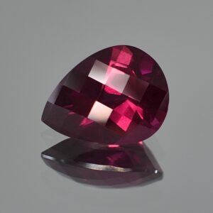 Umbalite ch pear 16.1x12.1mm 9.97cts ug516