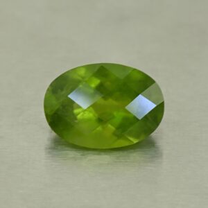 Vesuvianite ch oval 13.5x9.6mm 5.55cts N vs245